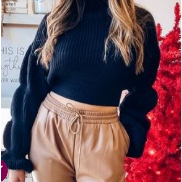 CAROLINA HERRERA & CO  -  Black Sweater(Hema Collection) Already has 30% off!! - Picture 2 of 2